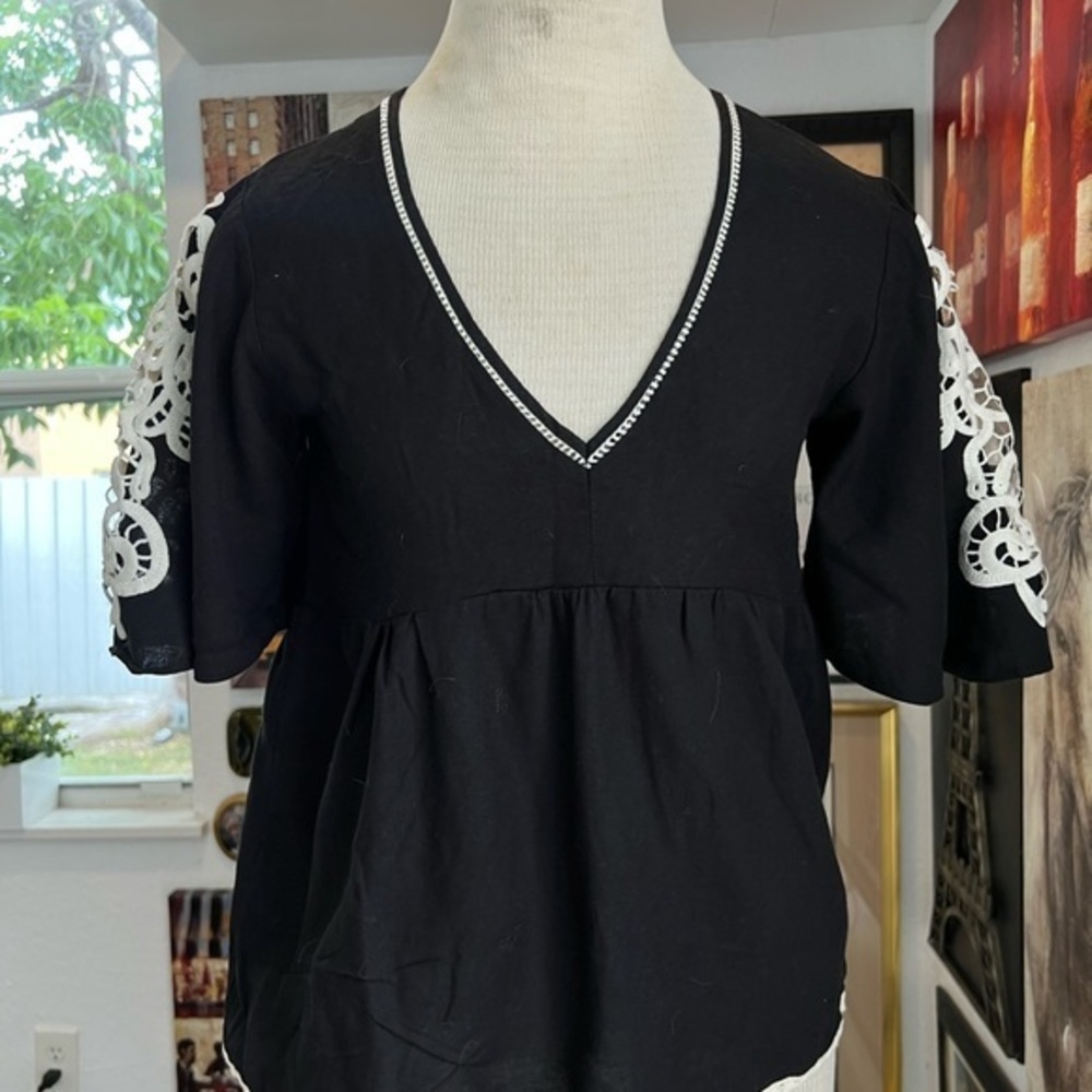 Beautiful‎ blouse crotchet details S Zara